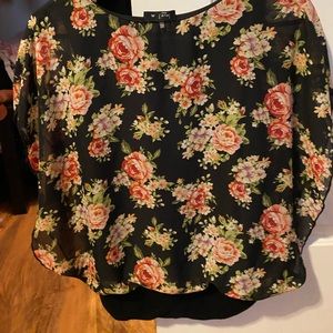 Beautiful flower/rose print blouse